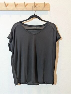 NWT Tahari Black Rounded V-Neck Short Sleeve Blouse With A Semi-Sheer Back